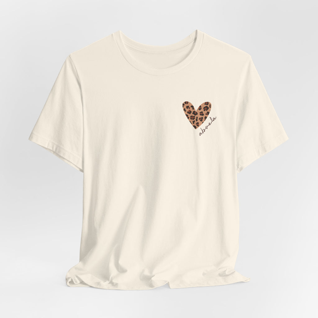 Camiseta para Abuela con Corazón de Leopardo y Nombre Personalizado