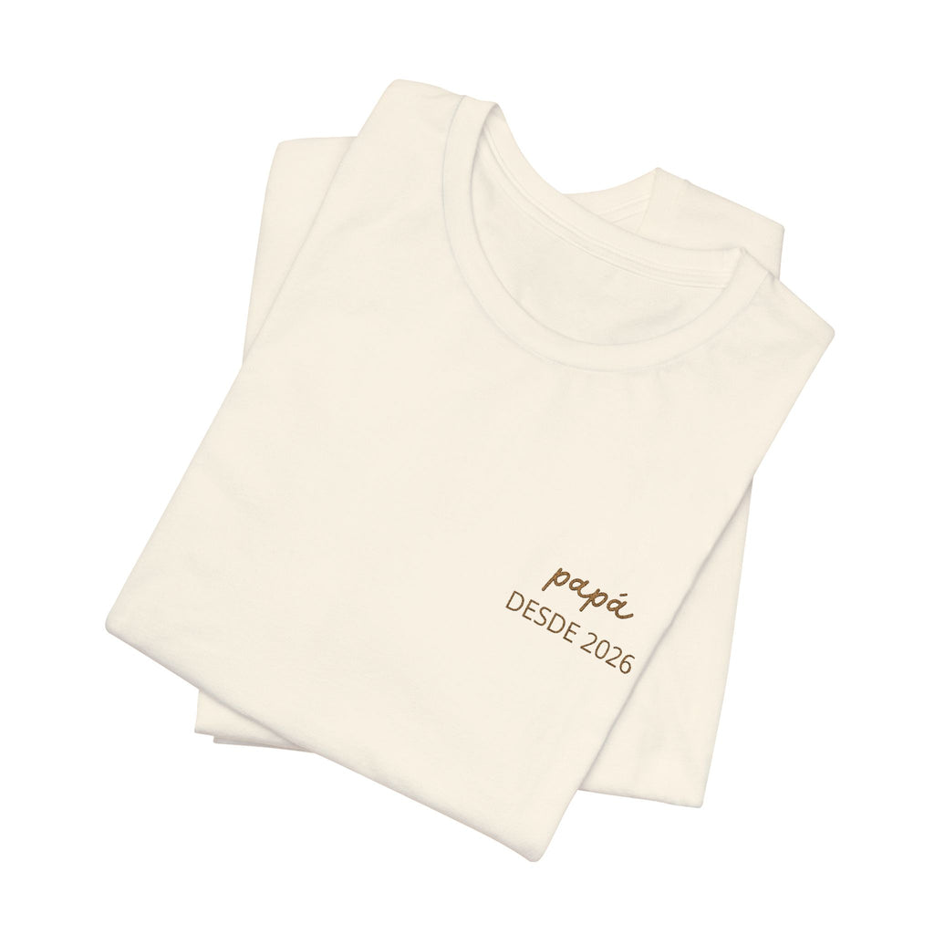 Camiseta para Papá con fecha bordada en el pecho y nombres en la manga