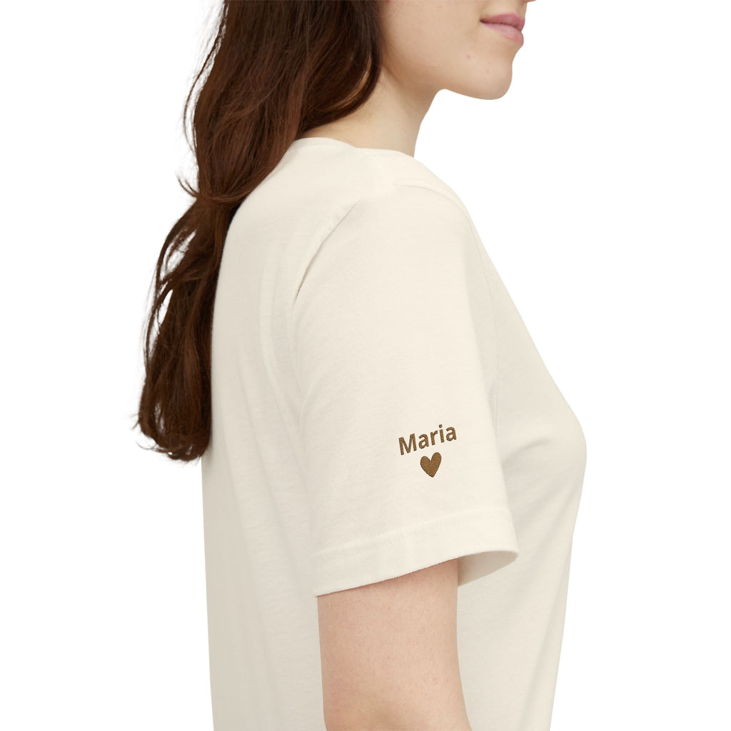 Camiseta bordada para abuela con fecha "Abuela desde" y nombres de los nietos en la manga