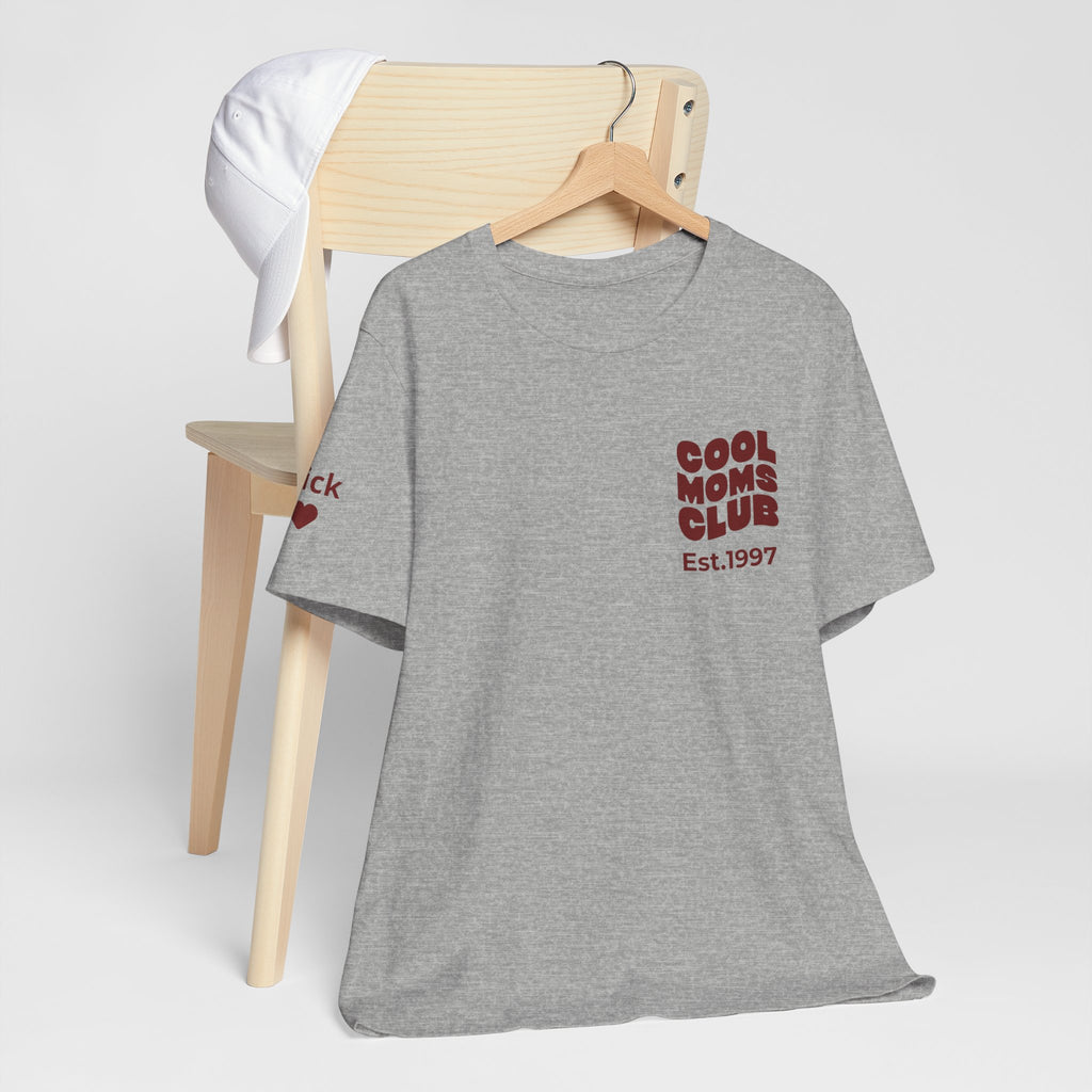Camiseta: Club de mamás geniales y nombres propios en la manga