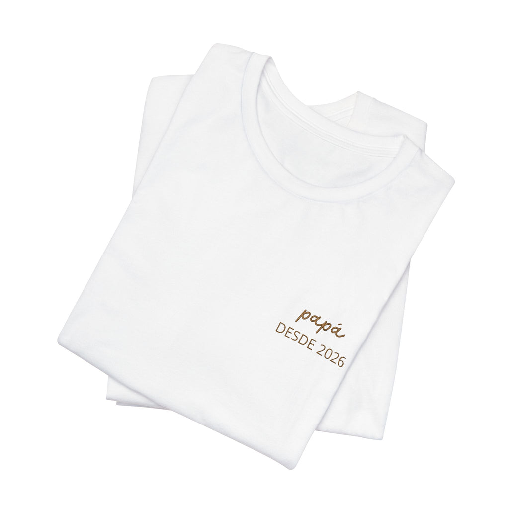 Camiseta para Papá con fecha bordada en el pecho y nombres en la manga