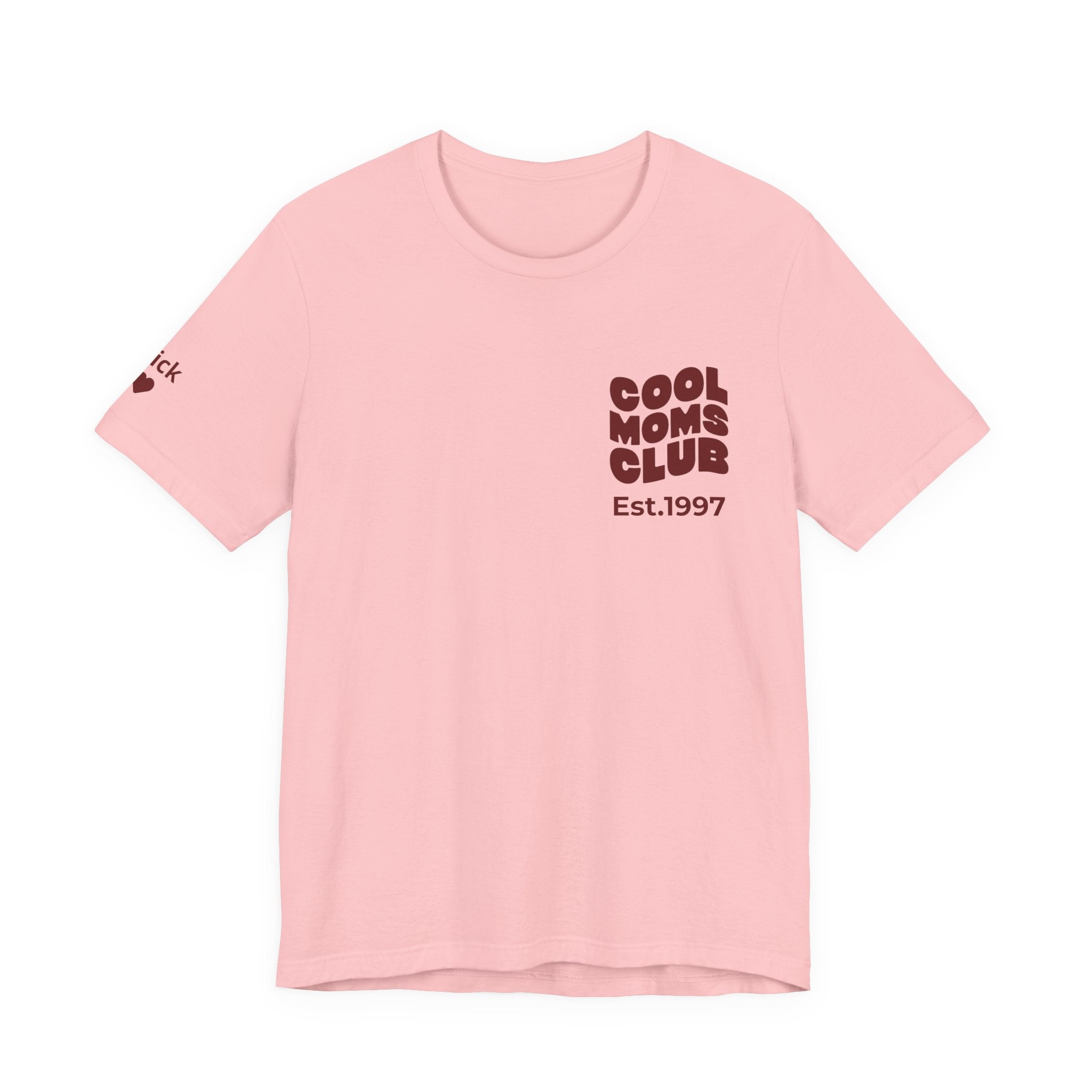 T-Shirt Cool moms club and first names on sleeve