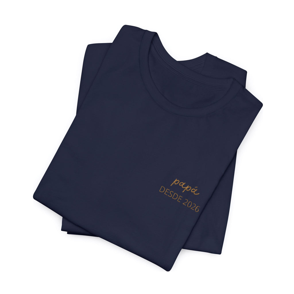 Camiseta para Papá con fecha bordada en el pecho y nombres en la manga