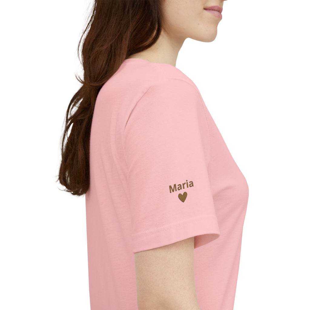 Camiseta bordada para abuela con fecha "Abuela desde" y nombres de los nietos en la manga