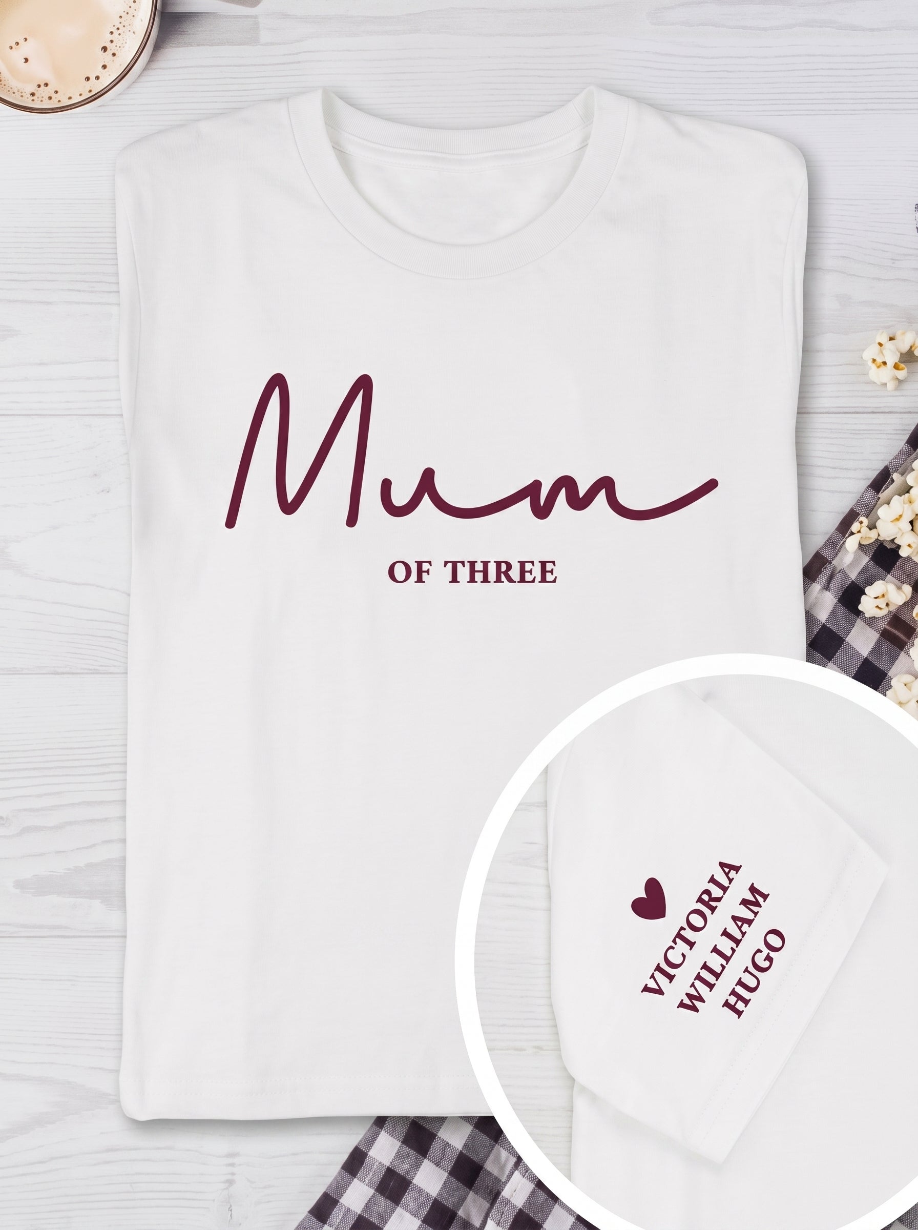 Camiseta Mamá de y nombres personalizados