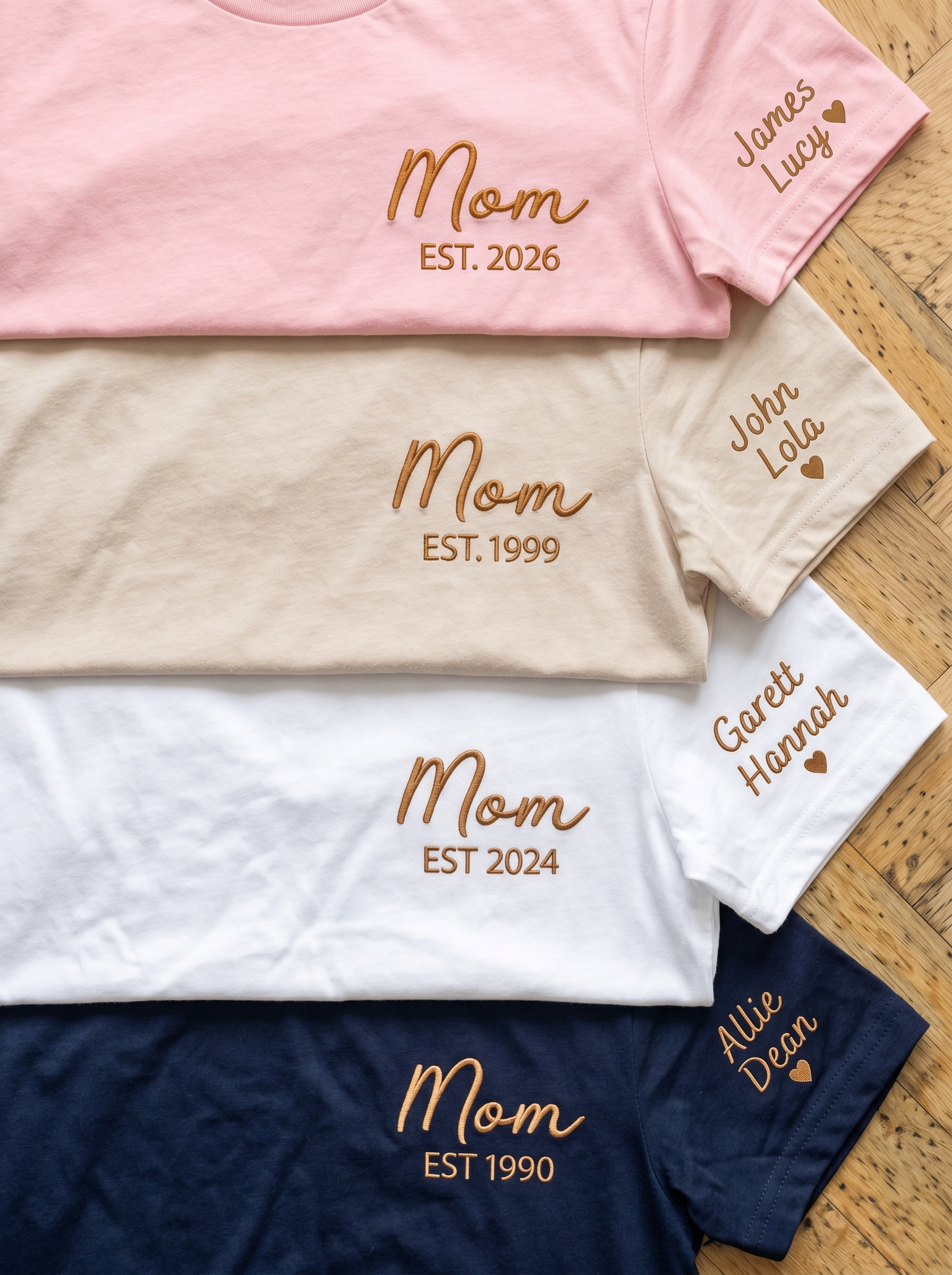 Camiseta personalizada "Mamá Est." Corazón bordado y camiseta de manga
